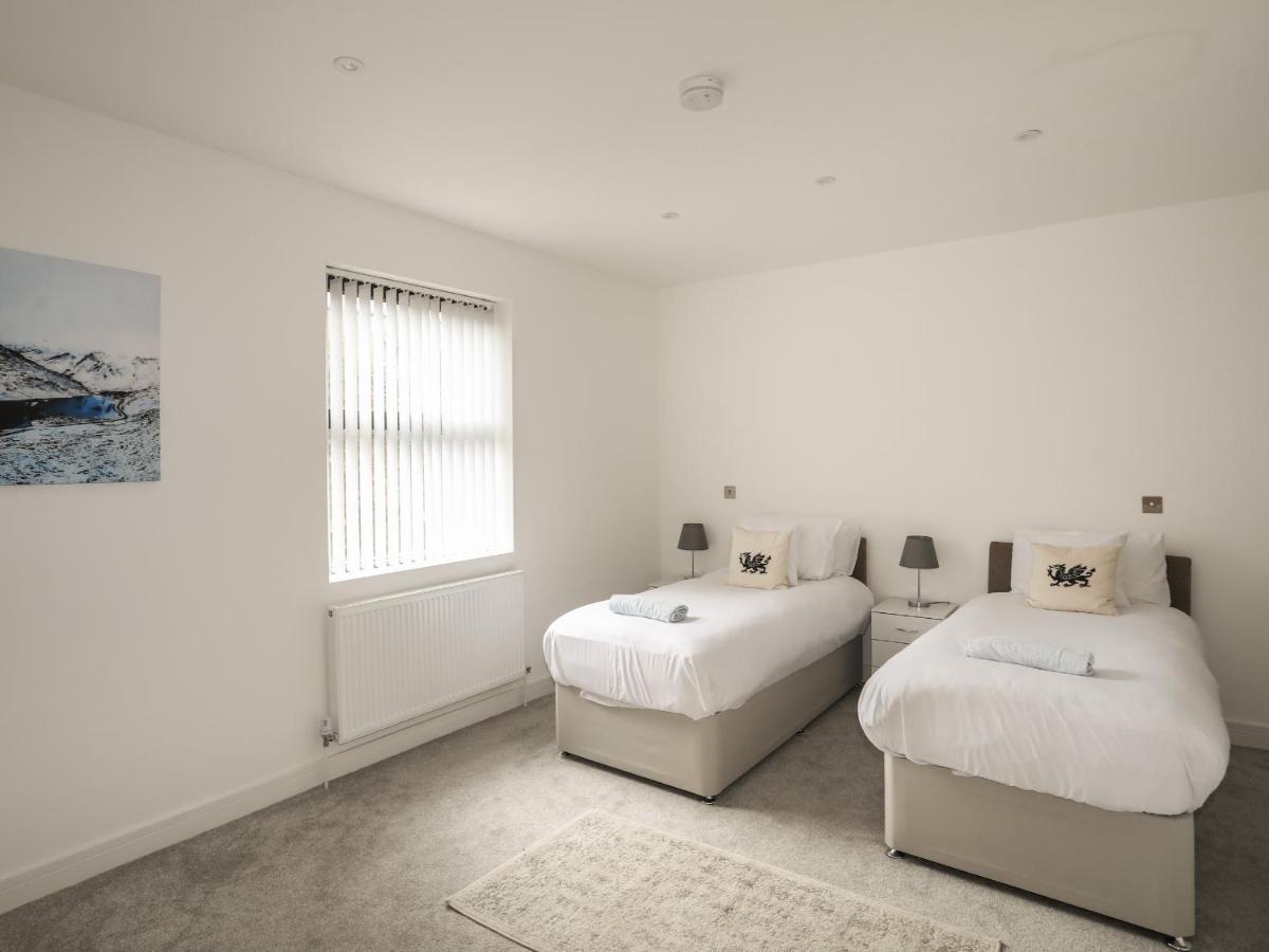 Apartamento Bryn Min Manton Penthouse Caernarfon Exterior foto